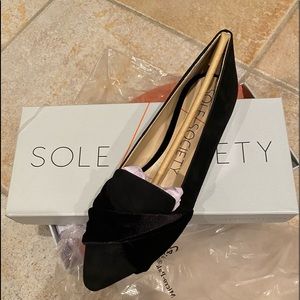 Women’s black suede flats size 7